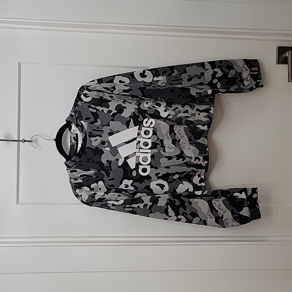 NWT Adidas crop camo sweatshirt large